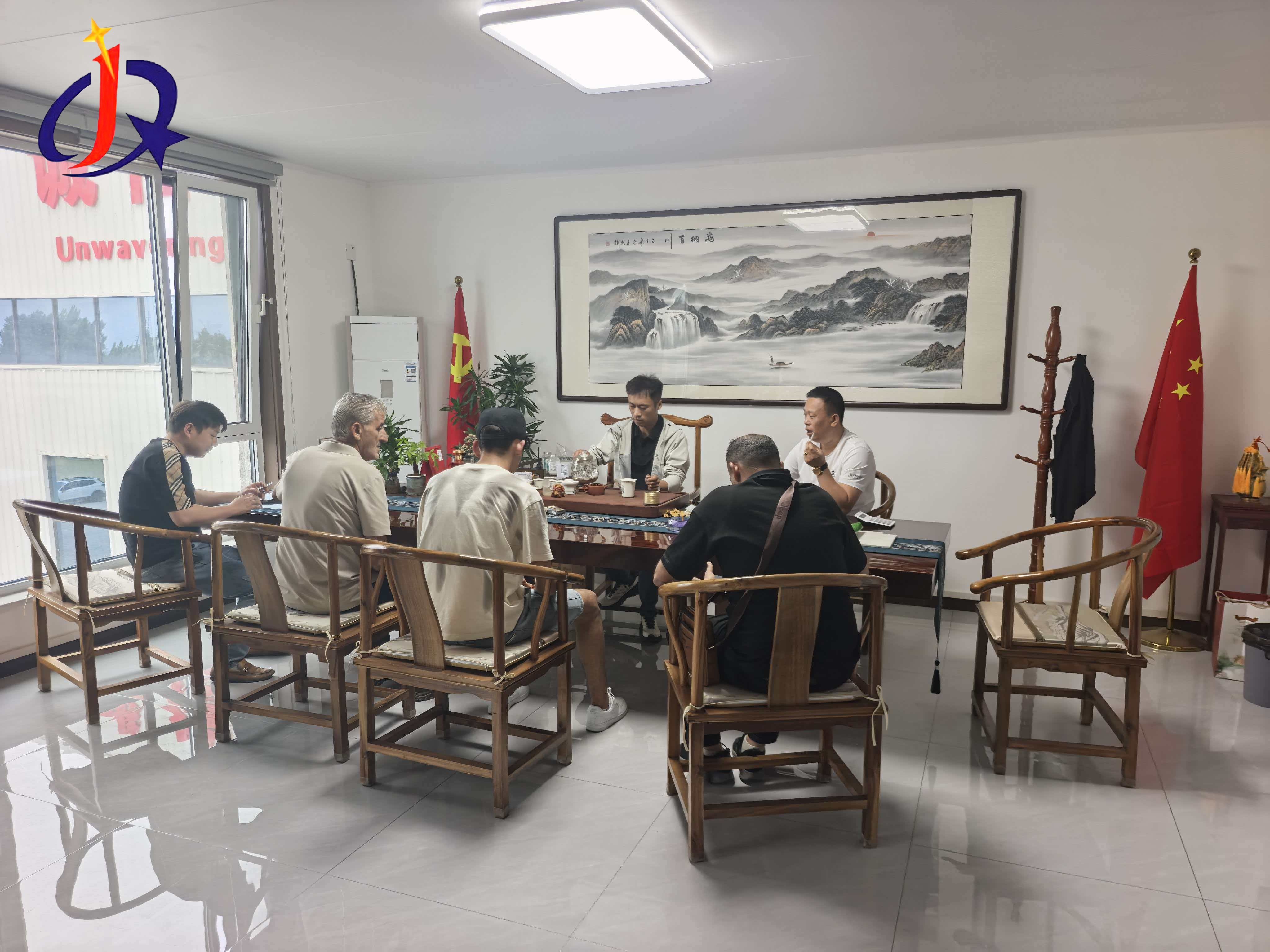 የኮሎምቢያ የወርቅ ማቀነባበሪያ መሳሪያዎች አከፋፋዮች ለደቡብ አሜሪካ ገበያ ትብብር የጂንኪ ማሽነሪዎችን ጎብኝተዋል።